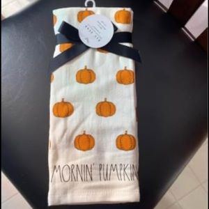 Rae Dunn Mornin pumpkin hand towels